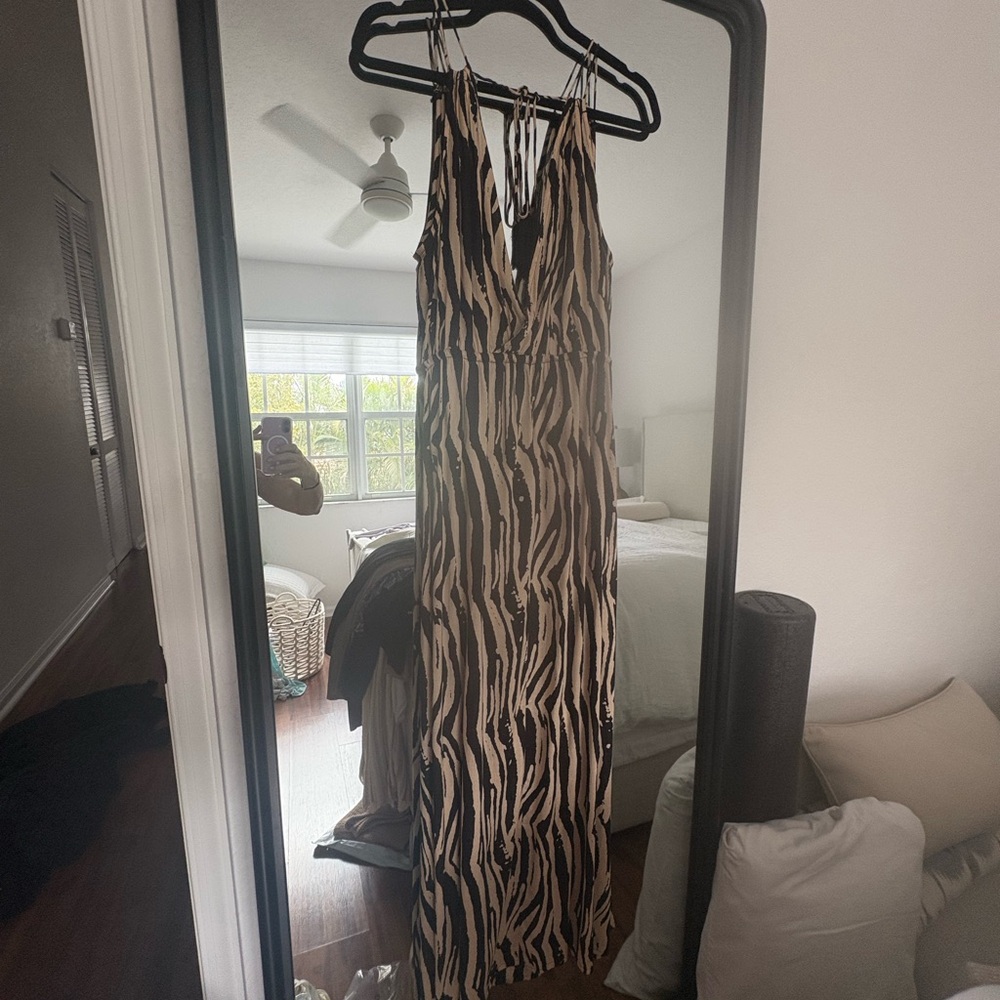 Elan Stylish Zebra Print Maxi Dress - Picture 4 of 5
